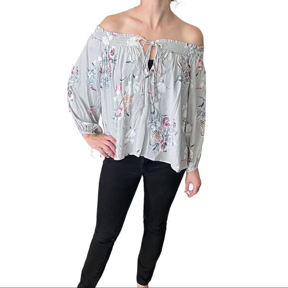 ASTR floral blouse   - Picture 2 of 14